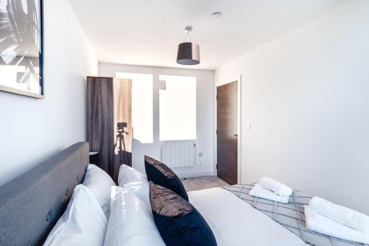 Stayzeni, Alexandra Rise 2 Bed Flat *