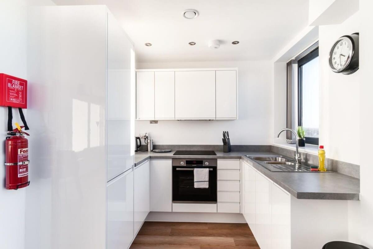 Stayzeni, Alexandra Rise 2 Bed Flat Apartment